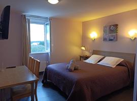 Les Pierres Folles, hotel v destinaci Rozier-en-Donzy