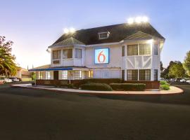 Motel 6-Fremont, CA - North, hotel di Fremont