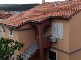 Apartments by the sea Brgulje, Molat - 6250, hotel in Brgulje