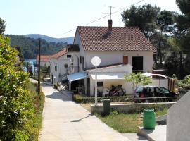 Apartments by the sea Brgulje, Molat - 6241, alquiler vacacional en la playa en Brgulje