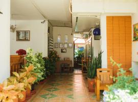 Nu Phen Homestay, B&B i Chiang Mai