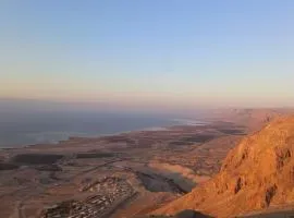 בין הר ובין ים