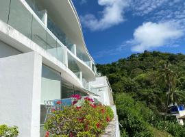 Kata Sea View Luxury Apartments, hotel di lusso a Phuket