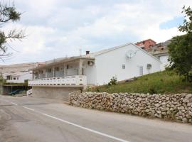 Apartments and rooms with parking space Zubovici, Pag - 6357, hotel em Zubovici