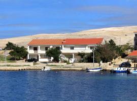 Apartments by the sea Kustici, Pag - 6355, hotel v destinaci Kustići
