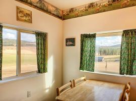 Hideaway Cabin - Eden Valley, holiday home in Oroville