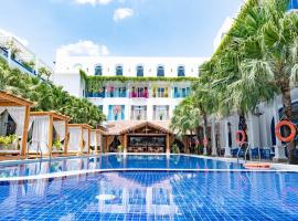 Risemount Premier Resort Da Nang, hotel in Danang