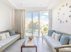 The Holiday House 2