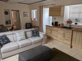 The Lawns Spa Apartment, hotel em Holt