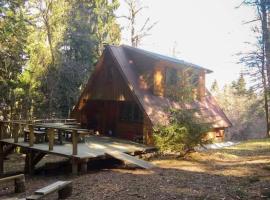 Roztomilá a utulná chata Azzy na samotě v lese.: Valašské Klobouky şehrinde bir otel