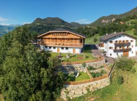 Fortschöllhof, hotel in Castelrotto