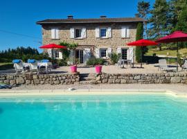 Room lover Les Chaizes, holiday rental in Saint-Romain-Lachalm