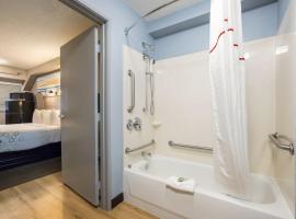 HomeTowne Studios by Red Roof Princeton - Ewing/ Lawrenceville, hotel em Trenton