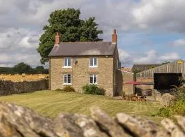 Luxury Farmhouse with Stunning Views and Hot Tub