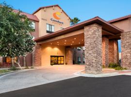 Comfort Suites Goodyear-West Phoenix, hotel perto de Estádio Goodyear Ballpark, Goodyear