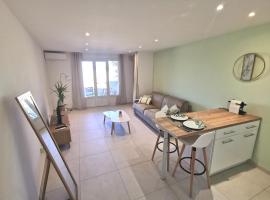 Superbe appartement avec piscine et stationnement