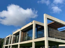 Glass Cube, casa de huéspedes en Outes