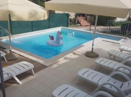 Holiday house with a swimming pool Rakotule, Central Istria - Sredisnja Istra - 7071, hotel sa Rakotule
