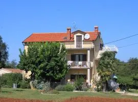 Apartments with a parking space Basanija, Umag - 7149