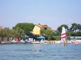 Family friendly seaside apartments Novigrad - 7118