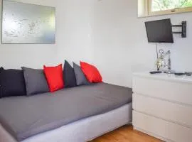 Stunning Home In Motala With Wifi