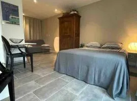 Superbe studio plein pied centre Leucate-Village 24h