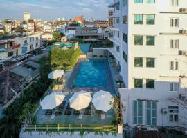Rosaleen Boutique Hotel, hotel in Hue