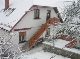 Apartments Dvor, hotel i nærheden af Kanin-Sella Nevea Ski Resort, Bovec