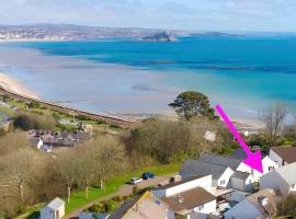 Above the Bay - Enclosed garden apartment with parking, apartment in Penzance