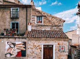 Casa Masini, hotel com estacionamento em Fonni