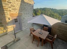 Church Barn - Private barn perfect for 2 guests stunning location, loc de cazare din Bakewell