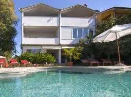 Apartments with a swimming pool Valbandon, Fazana - 7351