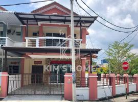 Kim’s Home - Homey At Your Stay, hotel in Nibung Tebal
