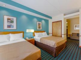 Quality Inn & Suites Sandusky: Sandusky, Kalahari Resorts Su Parkı yakınında bir otel
