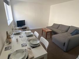 Spacious 1 Bedroom Apartment with free parking, hotel din Wednesbury