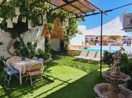 Preciosa casa de pueblo entre Ronda y Setenil La Posada de Catalina, hotel barato en Montecorto