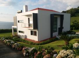 Azores, Faial , Horta, Vacation Beach Front Home, First & Second Floor for rent separately, hotel dengan parking di Abegoaria