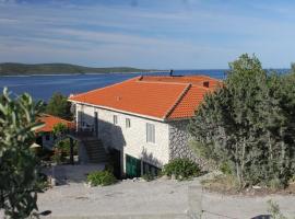 Apartments with a parking space Zavala, Hvar - 8802, hotel in Zavala