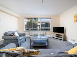Redhill Surrey 2 Bedroom Pet Friendly Apartment by Sublime Stays, viešbutis mieste Redhilis