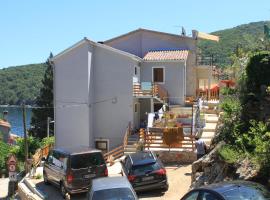 Apartments by the sea Valun, Cres - 8081, hotel a Valun