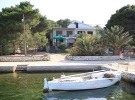 Apartments by the sea Veli Rat, Dugi otok - 8129