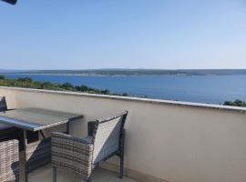 Modern Seeview Apartment Maslenica with Free WIFI, Free PARKING, 300m to Beach, hotel in Maslenica