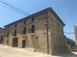 CASA EGIPCIA Preciosa casa centenaria en el Camino de Santiago, feriebolig i Torres del Río