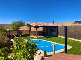 Casa Rural Las Albertas, hotel en Arbancón