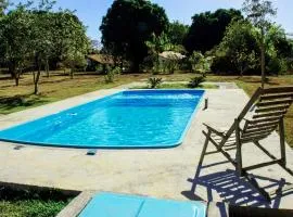 Fazendinha Rústica com Piscina Próxima a Curvelo