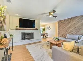 8 Mi to Beaches Bradenton Home with Poolside Oasis!