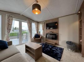 Stewarts Resort Lodge 54, villa in St Andrews