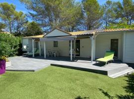 Bungalow de luxe de 60m2 dans camping 5 étoiles, hotel di Puget-sur Argens