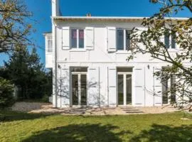 Très jolie Villa Bianca, maison avec jardin privé à Deauville