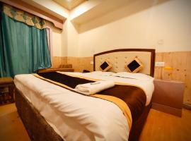 Shorya Regency Near Mall Road Shimla, hotel perto de Shimla Airport - SLV, Shimla